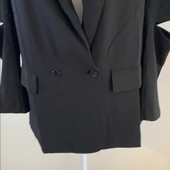 Black blazer, with elbow slit detail - Picture 4 of 5
